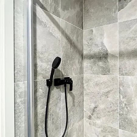 Cozy 5 * Prague