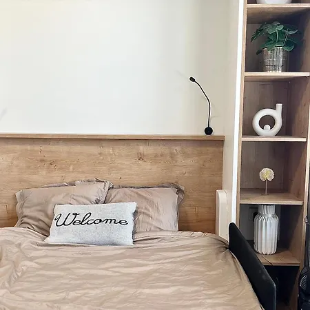 Cozy 5 Apartment